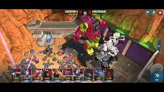 Scorponok vs Metroplex Transformers EarthWars