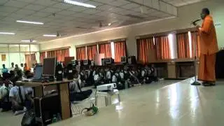 Swami Bodhamayananda speaking to School Students