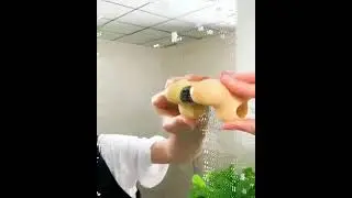 New &  Easy Glass Spray Type Cleaning Brush Wiper Clean Shave Car Window Window#shorts
