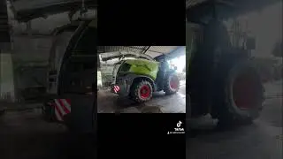 New spy shots! Claas chopper 😎 #harvest #harvesttime #farmequipment #claas
