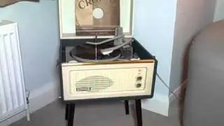 In a Little Gypsy Tea Room - Mrs Jack Hylton and Her Band -  78rpm - Crown No1 - August 8th 1935