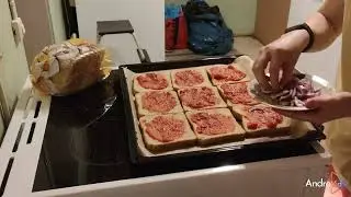 Illan päätteeksi vielä lämpimät voileivät, jää vielä huomisellekin 😋🍴