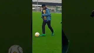 Zakaria great skill v Kevin de Bruyne 🔥🔥🔥⚽️ #zakaria #panna #CFC #footballskills #chelsea