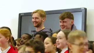 Conor Bradley and Caoimh&iacute;n Kelleher surprise schoolchildren at LFC Foundation session