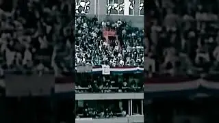 #MONSTERMONDAY Jose Canseco hits HOMERUN 540 feet into the 5th deck at SKYDOME ! #viralshort #MLB