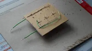 Multiwibrator trójbiegunowy