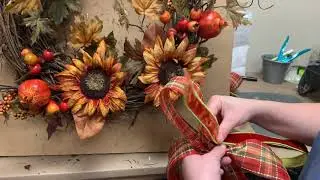 How to create a beautiful thanksgiving sunflower grapevine wreath for fall with Anna TUTORIAL