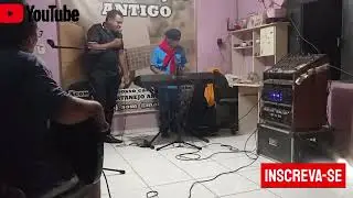 ensaiando com amigo
