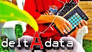 deltAdata : upside-down (keytar circuit electronica live, Stephen Hawking voice gererator)