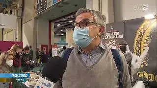 Salone del libro di Torino, lettori ritornano a sfogliare i libri in presenza