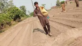 Bus stop acchi lagi video share karne wala staff Nayak aur scrubber karo