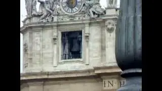 Bijace dzwony na Placu Sw Piotra