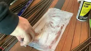 Part 9. Spring Yard fold up DCC model railway. HELJAN turntable and transition track and sidings.