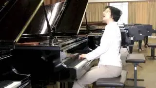 Kimiko chooses her B&ouml;sendorfer