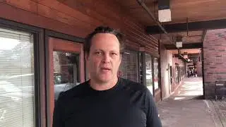 Vince Vaughn showing Gregory Boxing some love and congratulations.