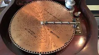 Columbia Grafonola Deluxe playing Reginaphone Disc “The Slyphs Valse Caprice Bachman”