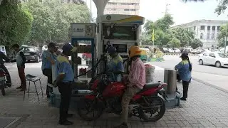 Indian capital bans fuel for old cars in anti-pollution bid | AFP