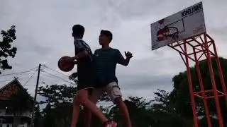 Materi Teknik Dasar Bola Basket (Pivot, Shoot, Reabound) WINDY AKBARI