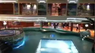MSC Fantasia Innenpool