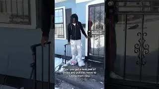Когда вы покупаете новую обувь и надеваете на нее пакеты, чтобы она оставалась чистой.