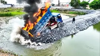 A WORKSITE LESSON WORTH WATCHING!! Struggle Land Filling Up Deep Pond KOMATSU and 20Ton Truck