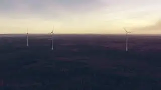 Large wind turbines with blades in field aerial view - BACKGROUND WORSHIP - Grandes turbinas #Shorts