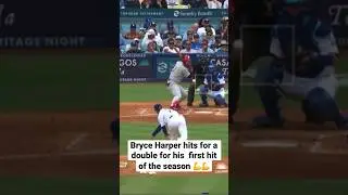 Bryce Harper hits for a double for his first hit of the season 💪💪 #phillies vs #dodgers #mlb
