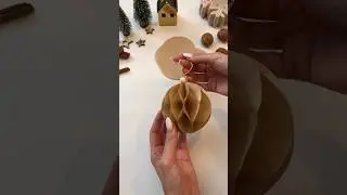 DIY-Wabenb&auml;lle aus Kaffeefiltern✨ #diy #gift #christmas #decoration #weihnachten #adventskalender