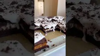 Cookies and Cream Pop Tart Bars!