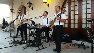 With or without you. Christian Arding & band