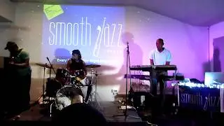 Carisoul Vibes Band - Breezin' - London's Smooth Jazz Lounge