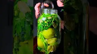 Better Than Pickles? Fermented Green Tomatoes for Gut Health 🍅