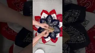 Dollar Tree Bandana Wreath #craftingideas #diy #wreathtutorial