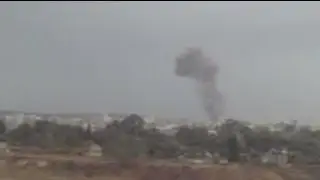 Syria car bombs 'kill 20 soldiers' in Deraa