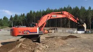K&ouml;p Bandgr&auml;vare Hitachi ZX350LC-3 p&aring; klaravik.se
