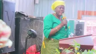 Décoration des mamans Kipendano et des Choristes à la paroisse de Jourdain