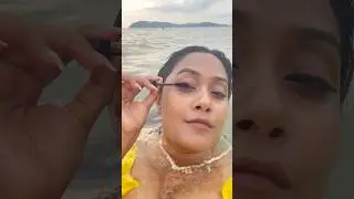 makeup in the middle of the sea 🌊 😱 #makeup #beachmakeup #beachmakeup