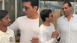 Sonu sood and great khali Funny 🤪moment of height difference ! Sonu Sood with the great khali