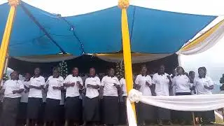 wanakwaya wa Dekania ya Mgeta wakiimba katika Tamasha la Ukwakata jimboni Morogoro