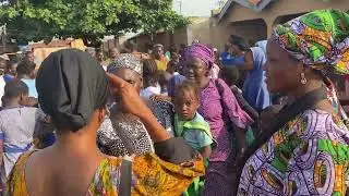 Children waiting for the King, His Imperial Majesty Oba Ghandi Afolabi Olaoye, Orumogege III.