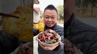 村里面挨家挨户收土鸡蛋，吃个鹅菌，荷包蛋，四季豆盖饭，真香啊 #返乡创业青年 #农村家乡特产 #优质农产品 #原生态乡村生活 #分享家乡美食