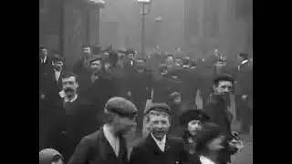 1901 - Workpeople Leaving For Dinner, Robinson's Iron Foundry, Rochdale - Mitchell & Kenyon