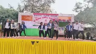 Dharusan primary school. Akar chakar dance performance