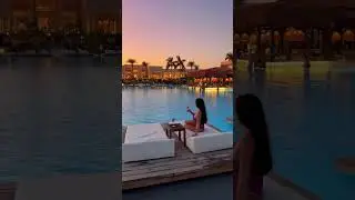 Evening views, pink skies, sunset sips, & poolside bliss&ndash;the perfect blend for a luxurious retreat.🍹