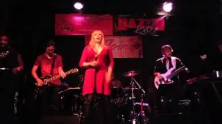 J'Nae performing 'Child of God'