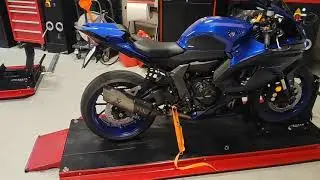 Yamaha R7 Adrenaline Pack Icon Blue 2022 Akrapovic Start engine Intro