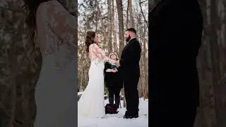 A snowy winter elopement: a magical moment shared between two souls in love! 🌨️💕#wedding #weddingday