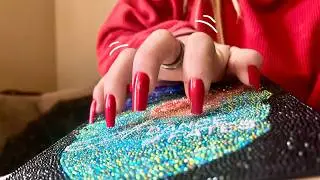 asmr on the best sounding items in my house (tapping)