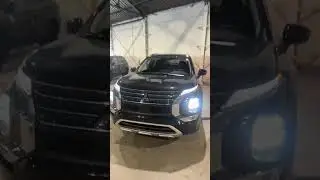 2025 Outlander PHEV SE Walkthrough for Brittany!