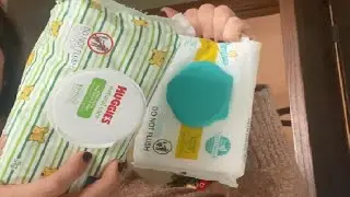 Huggies vs  Pampers Baby Wipes Sensitive